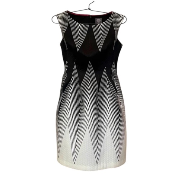 NWT Vince Camuto - Black White Chevron Sleeveless Dress - Size 8 - Picture 2 of 7